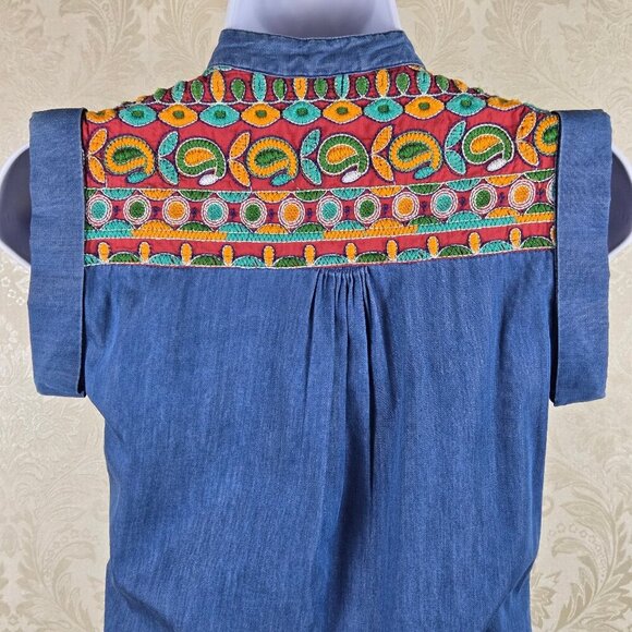 Earthbound Trading Co Size Small Chambray Tie Front Blouse Embroidered Yoke - Picture 8 of 12